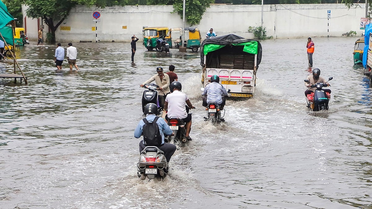 मध्य प्रदेश में भारी बारिश से जन जीवन प्रभावित, भोपाल में जलजमाव