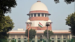 बांके बिहारी मंदिर ट्रस्ट: SC ने मामले को हाईकोर्ट को सौंपा, अध्यादेश पर अंतरिम रोक, दिया ये निर्देश