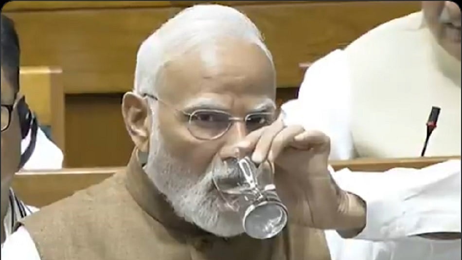 छप्पन इंच का छोटा बंदर कहो या कायर, जब तक देश की छाती मजबूत है, उस पर कूदते रहेंगे!