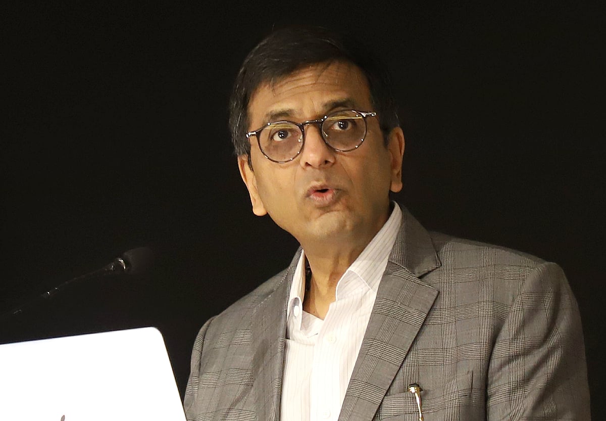 पूर्व CJI चंद्रचूड़ ने खाली किया आधिकारिक आवास, रिटायरमेंट के  आवास खाली न करने पर हुआ था काफी विवाद