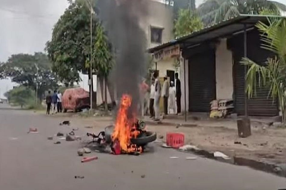 पुणे में आपत्तिजनक पोस्ट को लेकर तनाव, दो गुटों झड़प और पत्थरबाजी, पुलिस ने छोड़े आंसू गैस के गोले