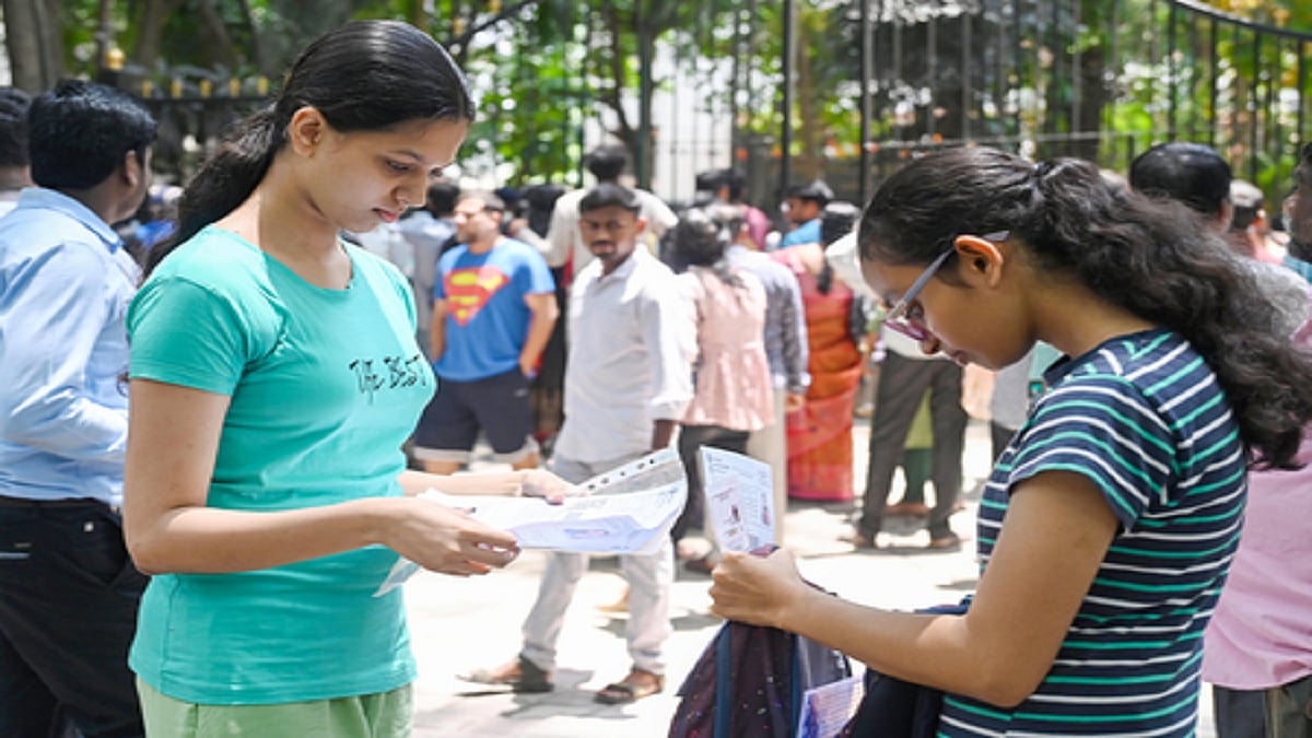 NEET PG 2025: देशभर में आज एक ही शिफ्ट में होगी परीक्षा, जानें एग्जाम डिटेल्स