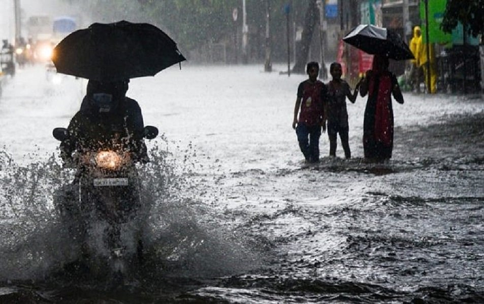 उत्तर भारत में बारिश से तबाही, उत्तराखंड में 3 लोग डूबे, हिमाचल में 3 की मौत, यूपी में नदियां उफान पर