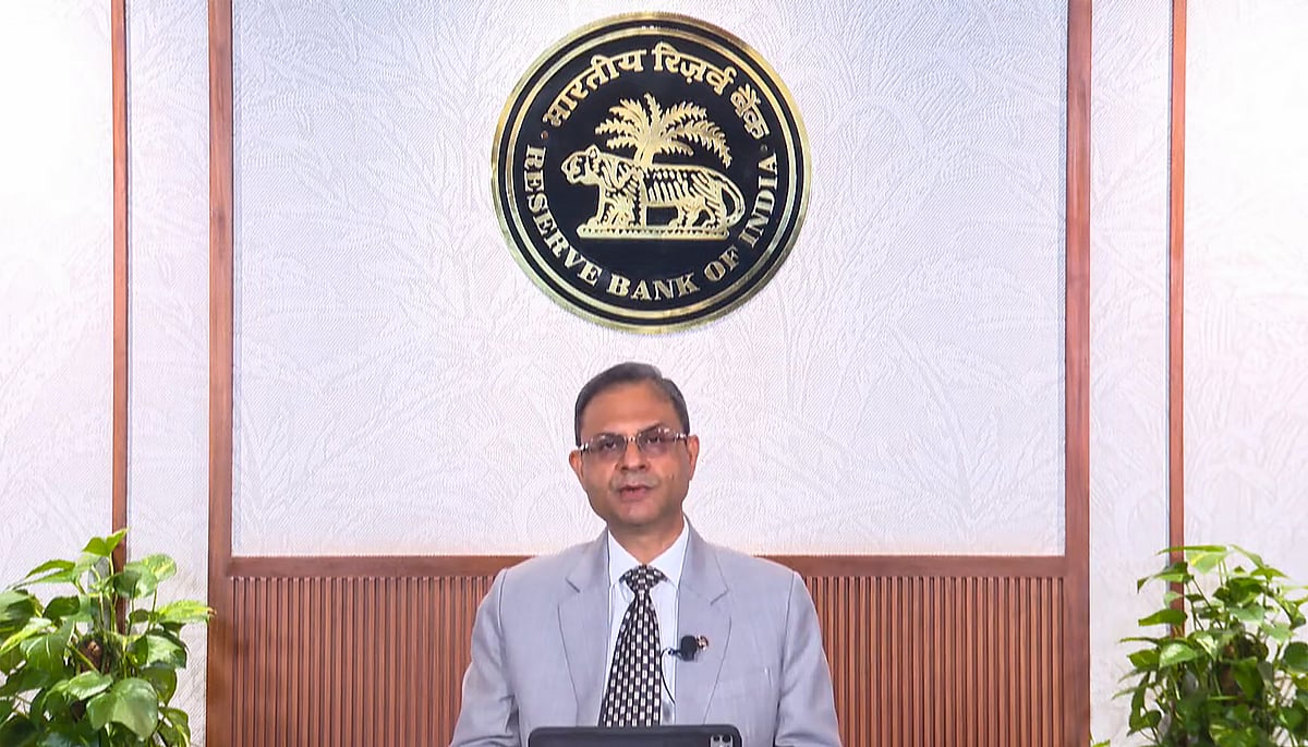 अर्थतंत्र की खबरें: आरबीआई एमपीसी आज से शुरू और सोना-चांदी की कीमतों में तेजी, 1 लाख के पार हुए पीली धातु के दाम