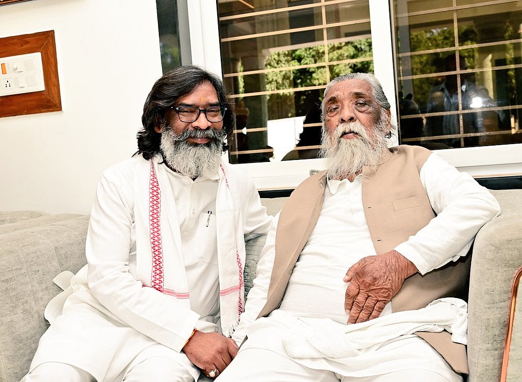 'जीवन के सबसे कठिन दिनों से गुजर रहा हूं', सीएम हेमंत ने मार्मिक पोस्ट में साझा की पिता शिबू सोरेन से जुड़ी भावनाएं