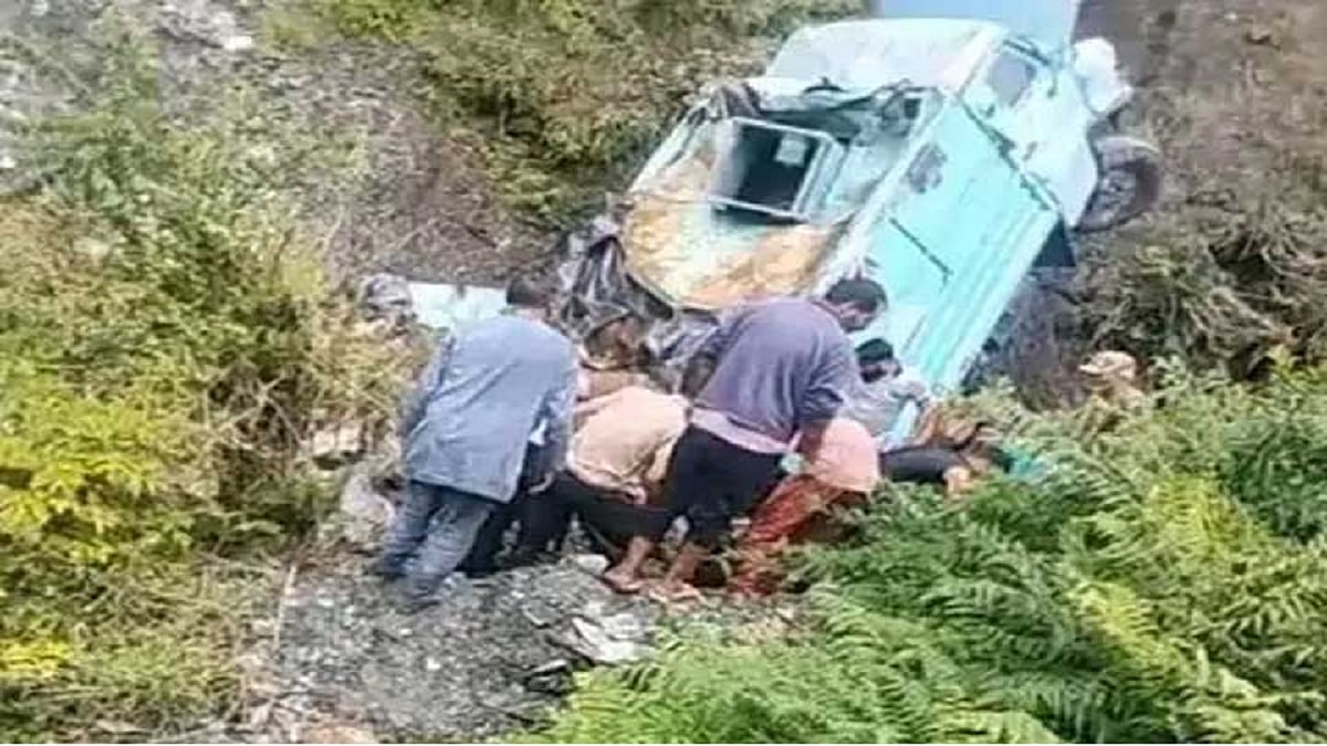 जम्मू-कश्मीर: उधमपुर में बड़ा हादसा, नाले में वाहन गिरने से CRPF के 3 जवानों की मौत, 15 घायल