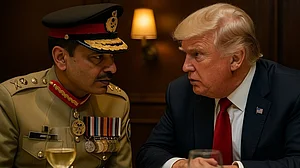 भारत पर सितम, पाक पर करम! इधर इंडिया पर फोड़ा टैरिफ बम, उधर पाकिस्तानी आर्मी चीफ मुनीर को अमेरिका ने भेजा बुलावा