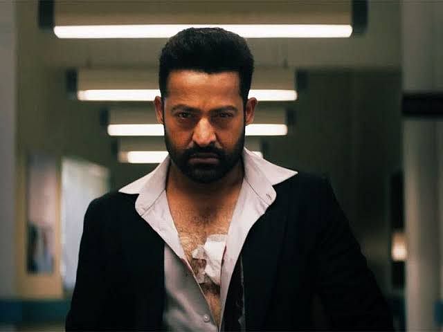 सिनेजीवन: फैंस का प्यार देख भावुक हुए जूनियर एनटीआर और ‘बागी-4’ का टीजर आउट, खूंखार रोल में टाइगर श्रॉफ