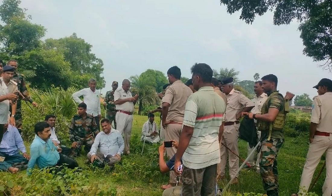 झारखंडः हजारीबाग के बड़कागांव में कोल ब्लॉक पर जनसुनवाई के दौरान बवाल, कई अधिकारी और ग्रामीण घायल