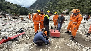 धराली आपदा पर संकट बरकरार: बारिश से बिगड़े हालात, नदी का जलस्तर बढ़ा, रेस्क्यू ऑपरेशन ठप!