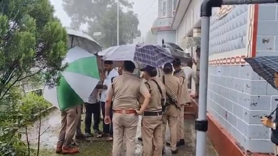 नैनीताल पंचायत चुनाव: कड़ी सुरक्षा में हुई मतगणना, हाईकोर्ट में सोमवार को सुनवाई, आदेश के बाद नतीजा घोषित होगा
