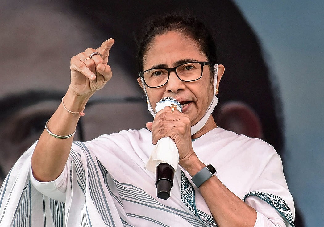 ममता बनर्जी ने प्रवासी मजदूरों के पुनर्वास के लिए योजना शुरू की, रोजगार मिलने तक 5000 रुपये हर माह देगी सरकार