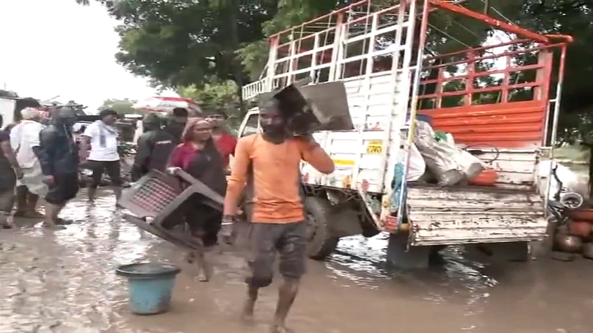 महाराष्ट्र के नांदेड़ में भारी बारिश का कहर! 5-6 लोगों की मौत, SDRF ने 300 लोगों को बचाया