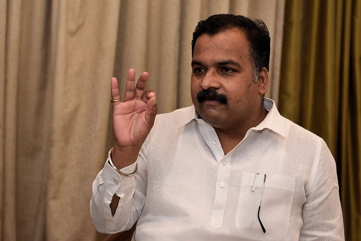 मणिकम टैगोर ने चुनाव आयोग पर उठाया सवाल, लोकसभा में स्थगन प्रस्ताव की मांग, ये पांच मांगें रखी