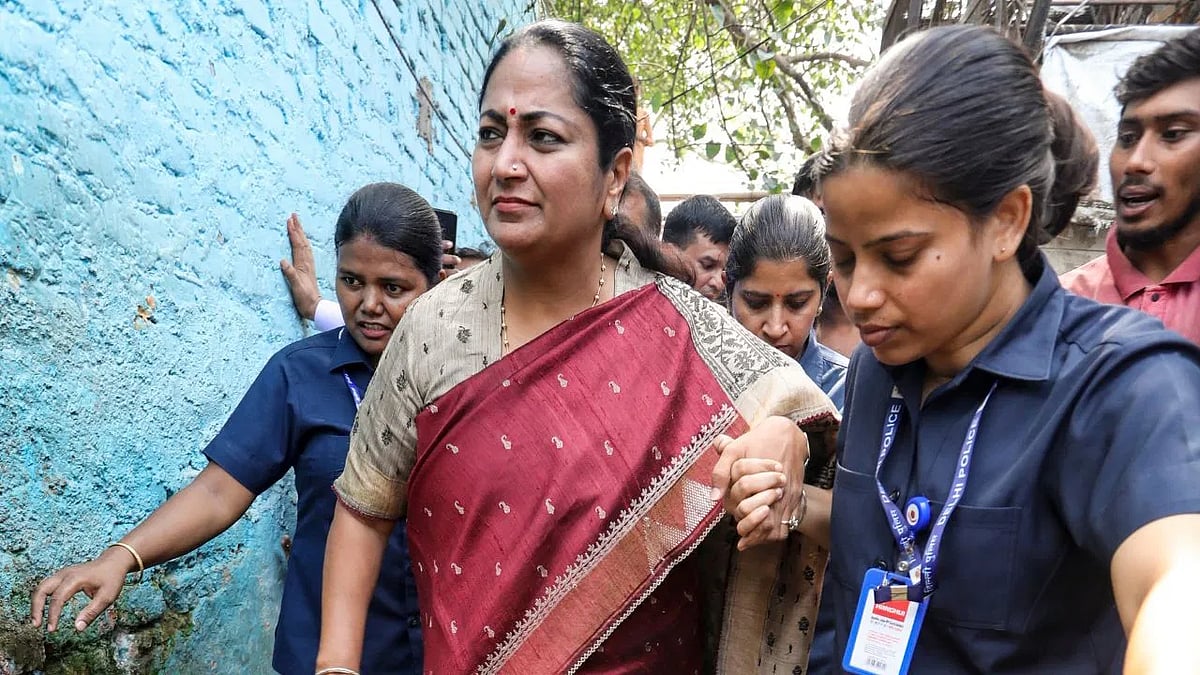 दिल्ली की सीएम रेखा गुप्ता को किसने जड़ा थप्पड़? मौके पर मौजूद प्रत्यक्षदर्शियों ने बताया आंखों देखा हाल