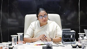 दिल्ली CM रेखा गुप्ता पर हमला, जन सुनवाई के दौरान शख्स ने मारा थप्पड़, हिरासत में आरोपी