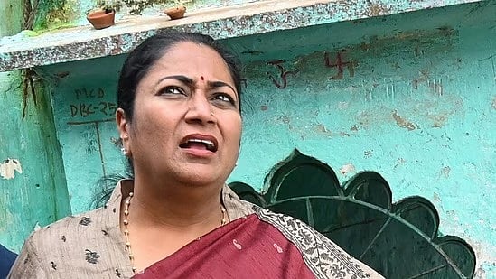 दिल्ली: CM रेखा गुप्ता पर हमले के आरोपी को FIR की कॉपी दें, कोर्ट ने पुलिस को दिए निर्देश