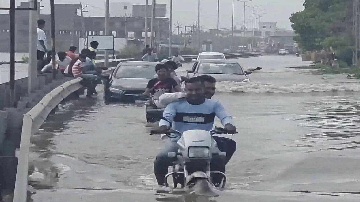 गुजरात में मूसलाधार बारिश से बढ़ी मुश्किलें! कई इलाकों में बाढ़ जैसे हालात, बचाव कार्य जारी, IMD का ताजा अलर्ट