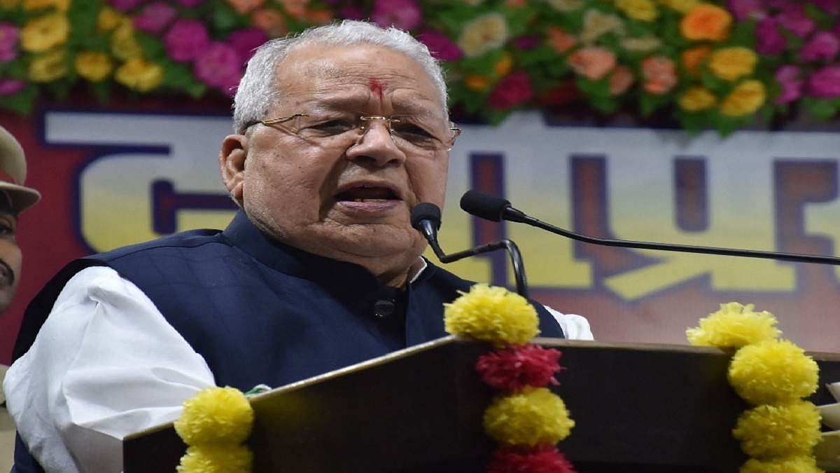 'ये पर्ची किसने रखी? मुझे बोलने से कोई नहीं रोक सकता', जब मंच पर CM योगी के सामने नाराज हुए पूर्व गवर्नर कलराज मिश्र