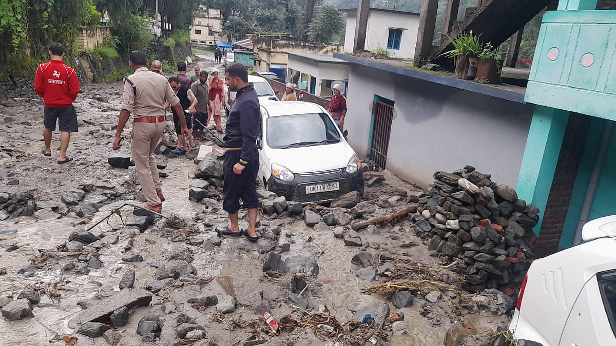 उत्तराखंड: चमोली के थराली में तबाही का मंजर, मकान-दुकान तबाह, सड़कों पर मलबे का 'सैलाब', देखें वीडियो