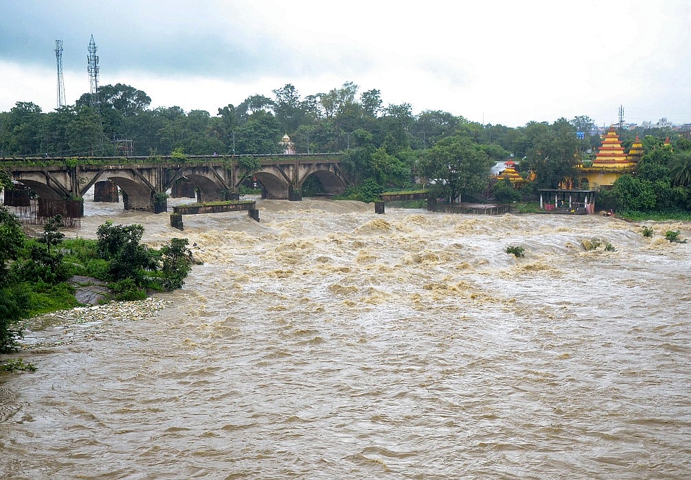 झारखंड में भारी बारिश का कहर, 5 लोगों की मौत, एक लापता, कई जिलों के लिए रेड अलर्ट जारी