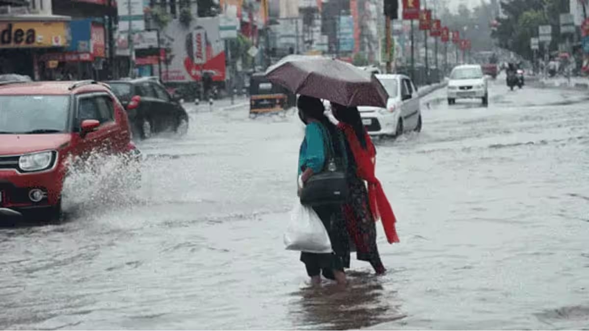 जम्मू में भारी बारिश से मंडराया भूस्खलन और बादल फटने का खतरा, अलर्ट जारी