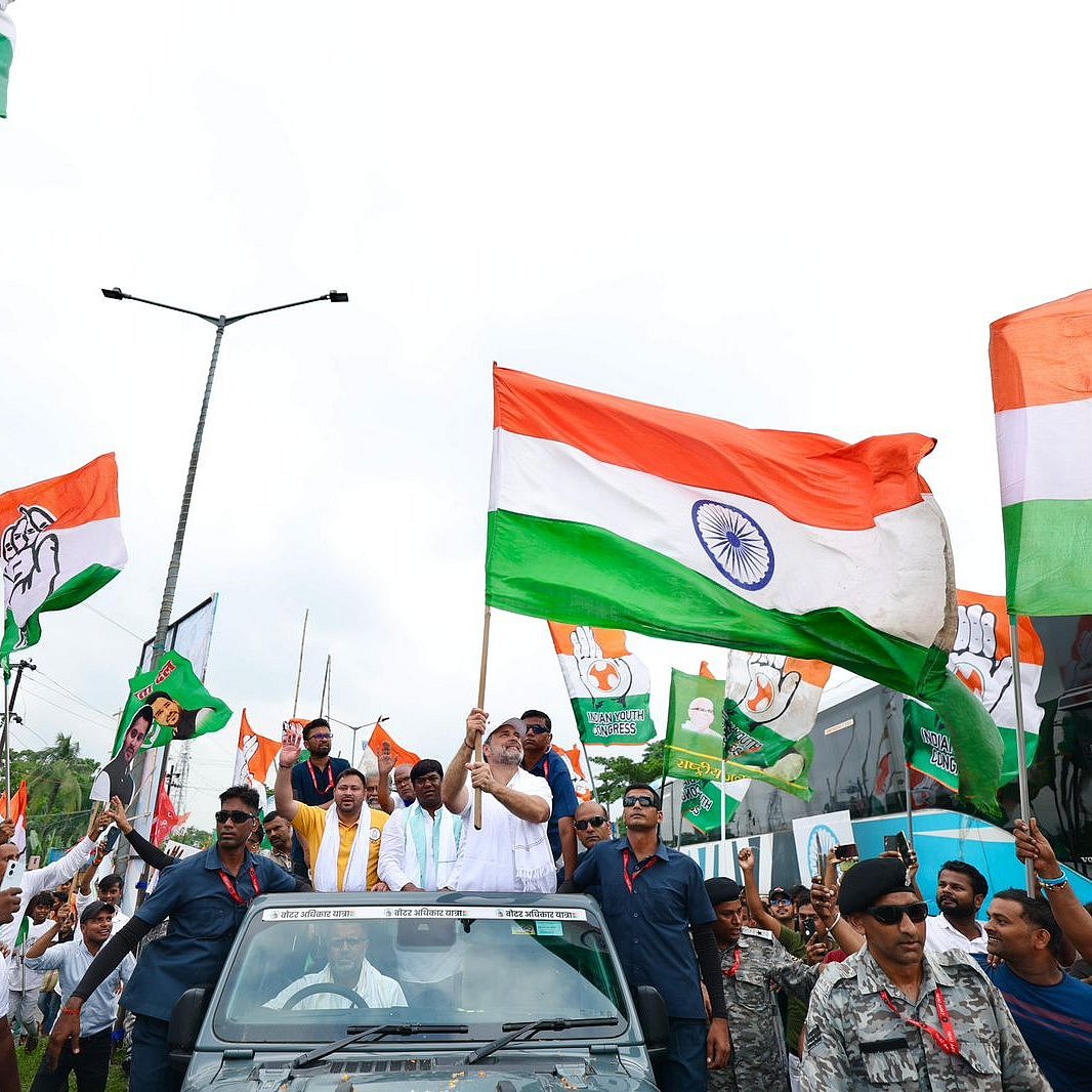 'वोट चोरी' के खिलाफ जमीनी पेशबंदी: 'वोटर अधिकार यात्रा' को लोग ले रहे हैं हाथों हाथ
