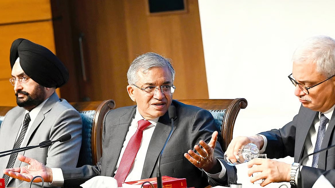 चुनाव आयोग ने बिहार एसआईआर को लेकर पूछे गए ऐसे किसी सवाल का जवाब नहीं दिया जो सीधे वोटर से जुड़ा था