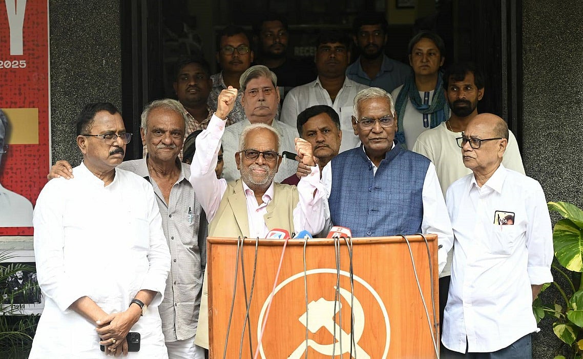 उपराष्ट्रपति चुनावः सुदर्शन रेड्डी ने CPI और CPM के नेताओं से मुलाकात की, वाम दलों ने समर्थन जताया