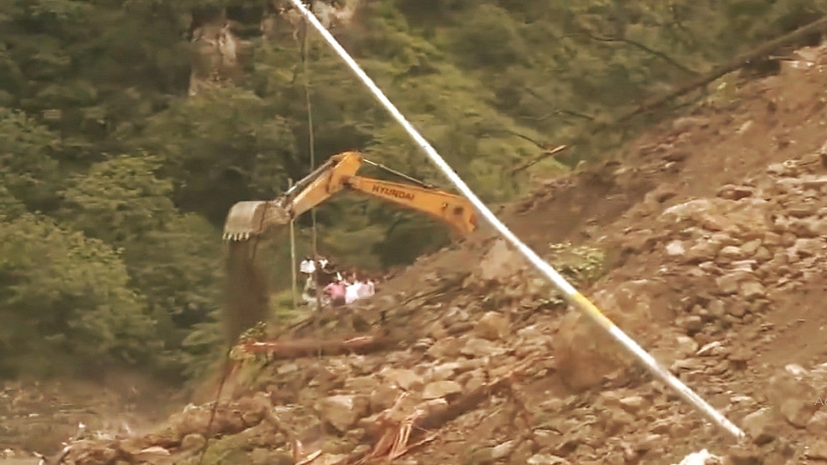हिमाचल: मनाली-लेह NH 3 पर बहाली का काम तेज, BRO की टीम मलबा हटाने में जुटी, रोहतांग पास से ट्रैफिक डायवर्ट