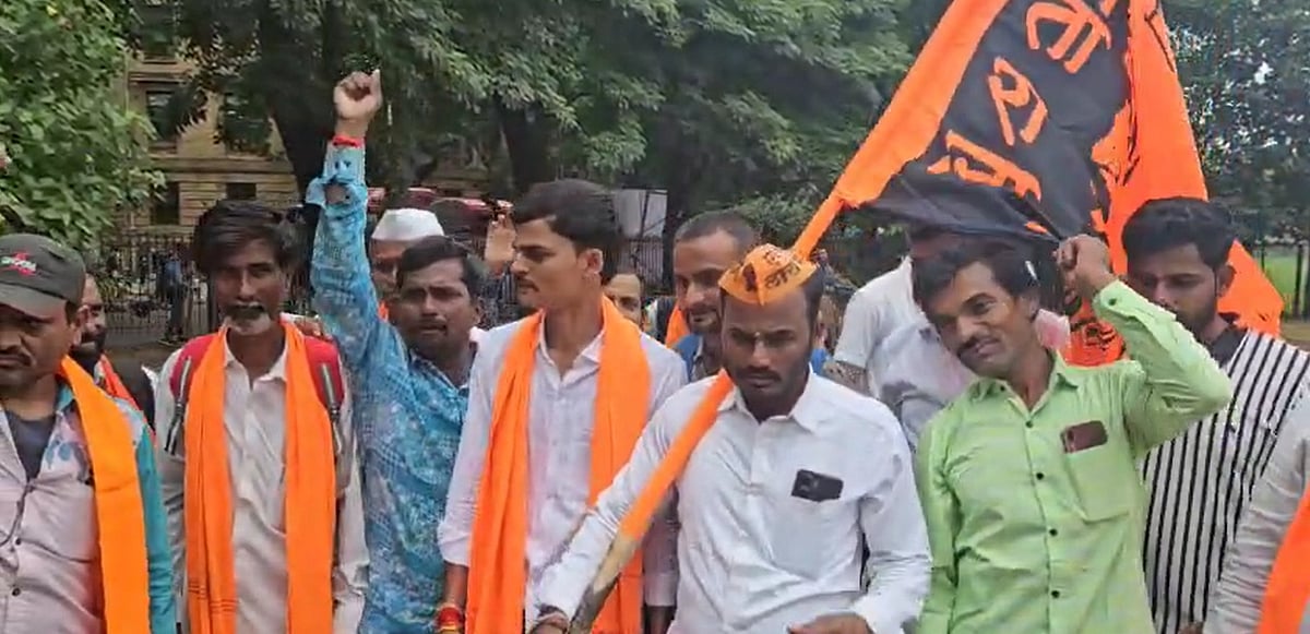 मराठा आरक्षण: मुंबई के आजाद मैदान में सुुबह से जुट रहे मनोज जरांगे के समर्थक, अलर्ट पर  मुंबई पुलिस