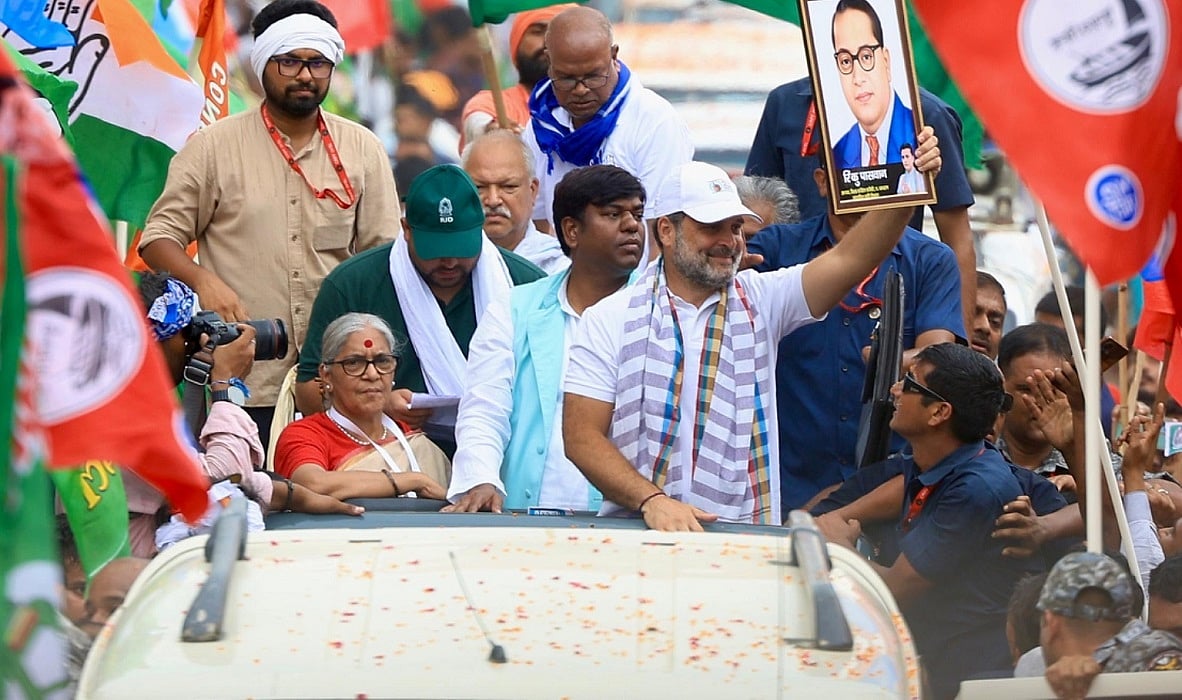 वायनाड में राहुल को चुनौती देने वाली एनी राजा ‘वोटर अधिकार यात्रा’ में शामिल हुईं, बोलीं- अधिकार बचाने की लड़ाई