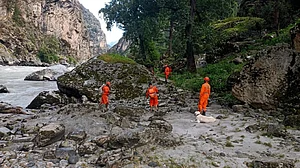 किश्तवाड़ के वारवान में बादल फटने की घटना, CM अब्दुल्ला ने राहत, पुनर्वास सुनिश्चित करने के दिए निर्देश