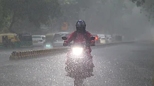 दिल्ली-एनसीआर में बारिश का सिलसिला जारी, बढ़ रहा यमुना का जलस्तर, मौसम विभाग ने जारी किया येलो अलर्ट
