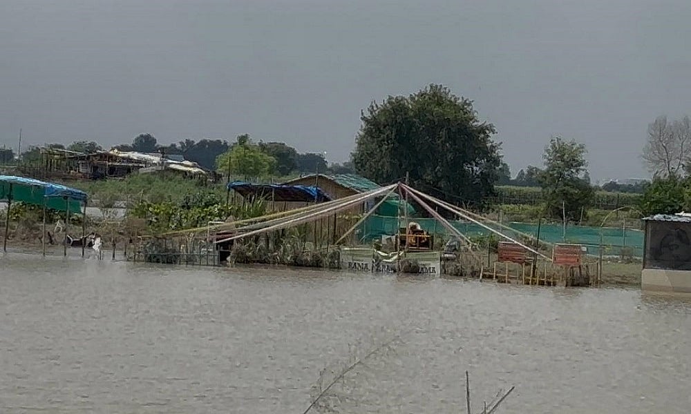 दिल्ली पर बाढ़ का खतरा, लगातार बढ़ रहा यमुना का जलस्तर, डूब क्षेत्र के लोगों को सुरक्षित जगह पर जाने का निर्देश