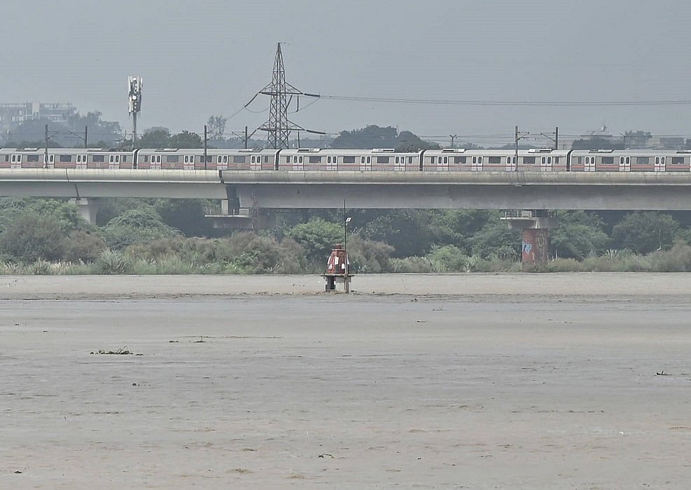 दिल्ली में डराने लगी यमुना, जलस्तर लगातार खतरे के निशान के पार, नोएडा में भी हालात गंभीर, कई इलाकों में घुसा पानी