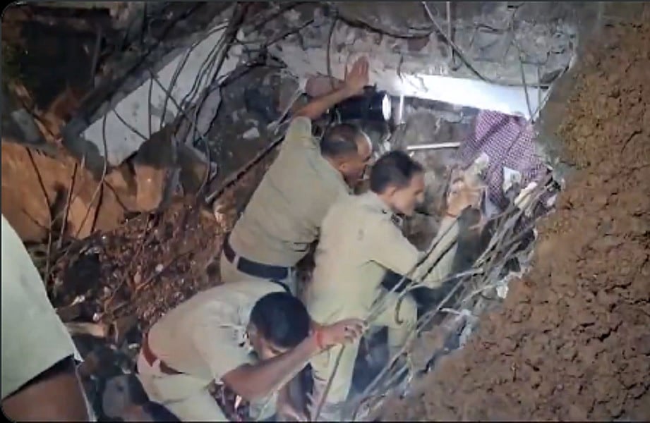 हिमाचल प्रदेश में बारिश का कहर जारी, मंडी में भूस्खलन, 5 लोग मलबे में दबे, शिमला में दो महिलाओं की मौत
