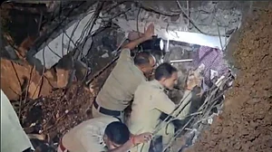 हिमाचल प्रदेश: कुल्लू जिले में भूस्खलन से महिला की मौत, चार अन्य लापता, बचाव कार्य जारी