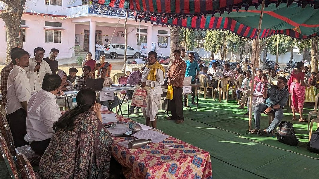 स्वराजः व्यवस्था की नींव है गांधी का जंतर, किसी पुस्तक का मोहताज नहीं
