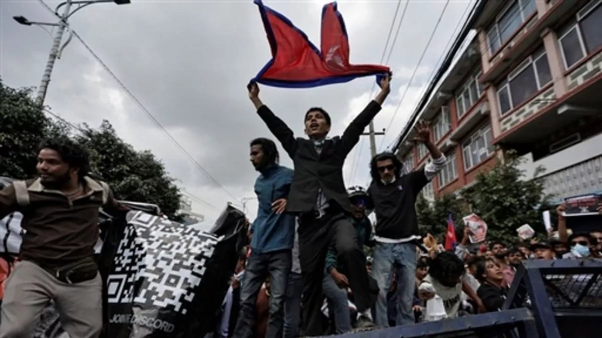 नेपाल में अब कैसे हैं हालात? अब तक 51 लोगों की मौत, ईंधन संकट गहराया, सीमा पर हलचल