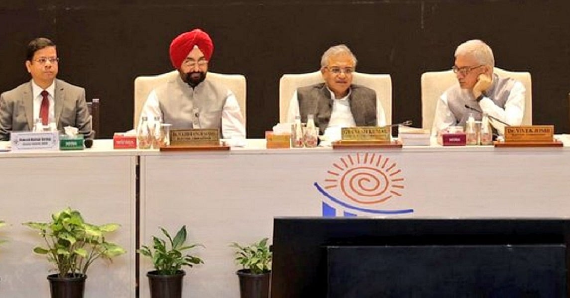 देश भर में SIR कराने का जल्द ऐलान करेगा चुनाव आयोग, इसी साल के अंत तक पूरी होगी कवायद