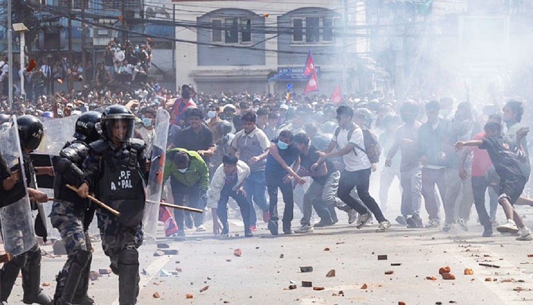 हिंसाग्रस्त नेपाल से सुरक्षित लौटा प्रोफेसरों का दल, कहीं से भी मदद नहीं मिलने पर जताई निराशा