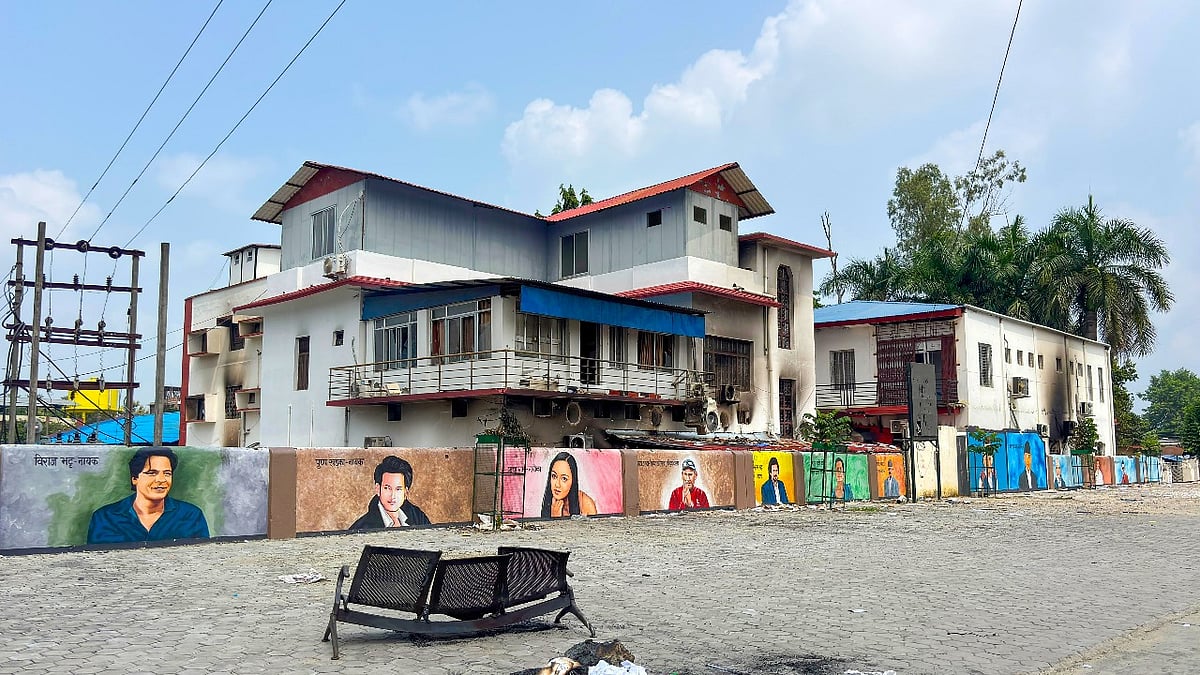 Nepal Protest: इन चार चेहरों ने बदली आंदोलन की दिशा, बस दो दिनों में घुटने पर आ गई ओली सरकार 