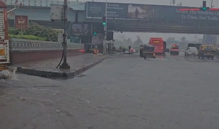 मुंबई में थम नहीं रही बारिश, मौसम विभाग ने ‘ऑरेंज अलर्ट’ जारी किया