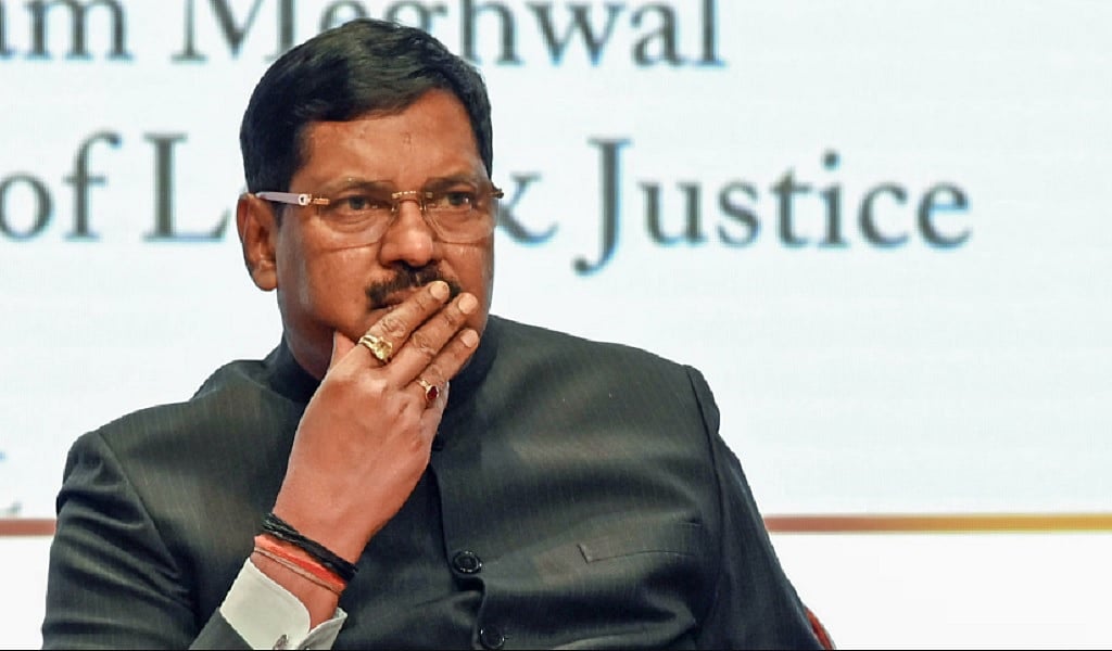 एक फैसले के लिए सोशल मीडिया ट्रोल्स का शिकार हुए चीफ जस्टिस गवई, VHP ने भी दे दी नसीहत