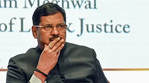 एक फैसले के लिए सोशल मीडिया ट्रोल्स का शिकार हुए चीफ जस्टिस गवई, VHP ने भी दे दी नसीहत