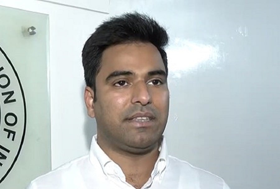 DUSU चुनाव में भी हुई 'वोट चोरी'! NSUI अध्यक्ष वरुण चौधरी का दावा- ABVP ने EVM का गलत इस्तेमाल करके चुनाव जीता