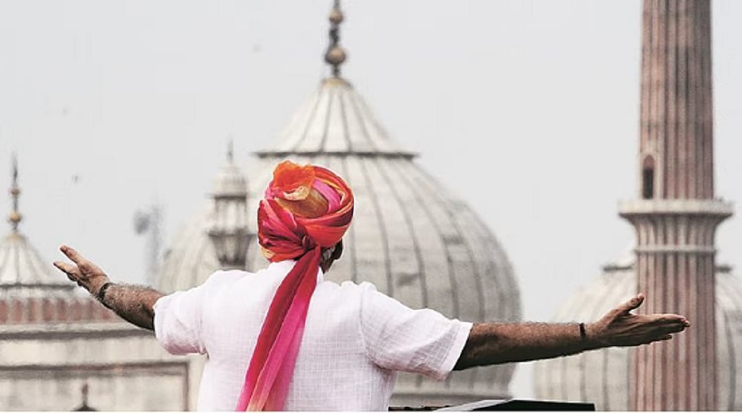 यह इक्कीसवीं सदी का चोर है, चोरों का चोर है, उनका सिरमौर है!