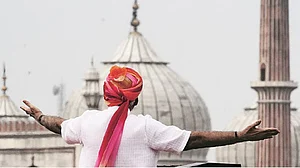 यह इक्कीसवीं सदी का चोर है, चोरों का चोर है, उनका सिरमौर है!