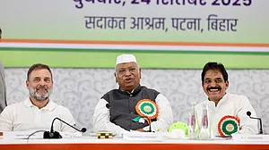 बिहार चुनाव से पहले कांग्रेस की बड़ी मोर्चाबंदी, पटना में ऐतिहासिक CWC मीटिंग के मायने क्या?